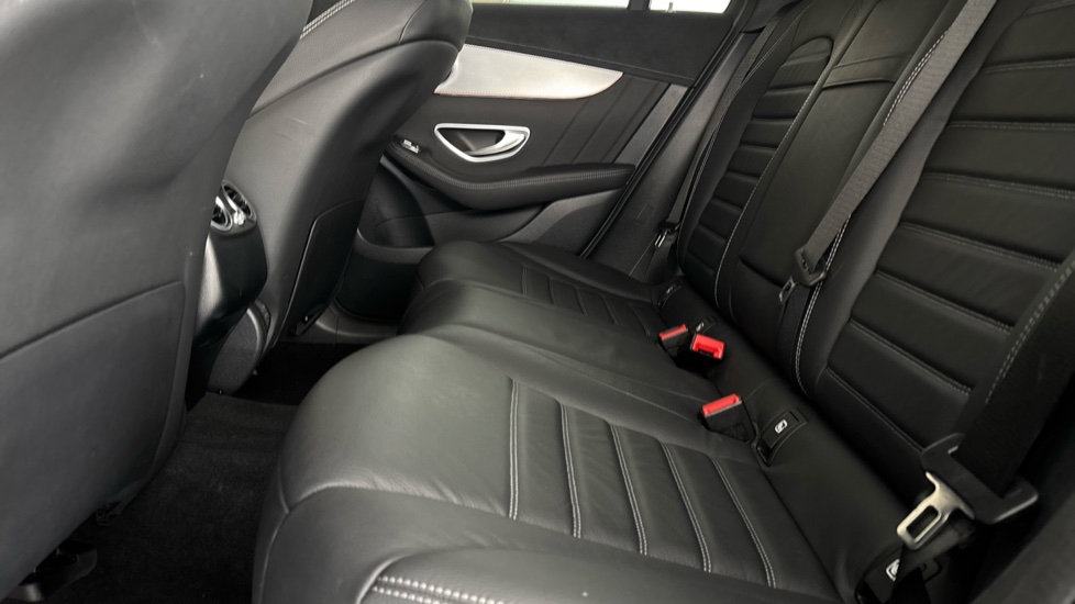 MERCEDES EQC Image 14