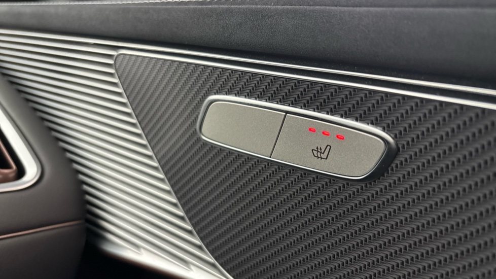 MERCEDES EQC Heated seats