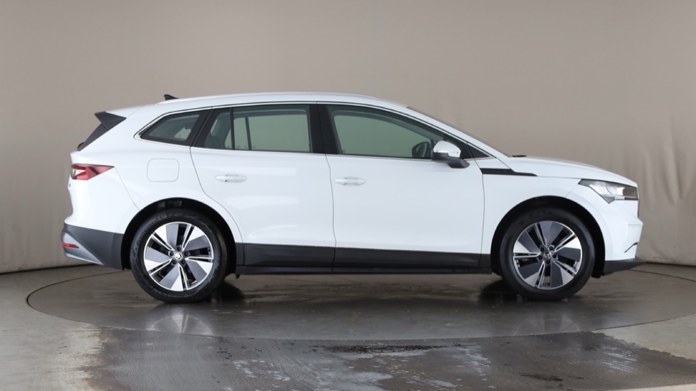 SKODA ENYAQ Image 6