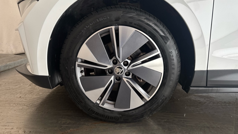 SKODA ENYAQ Image 17