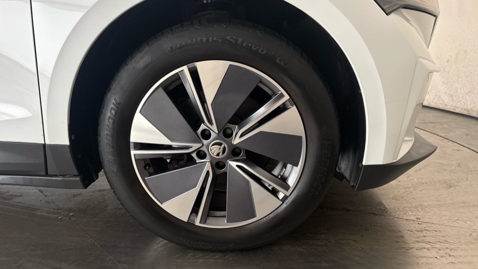 SKODA ENYAQ Image 20