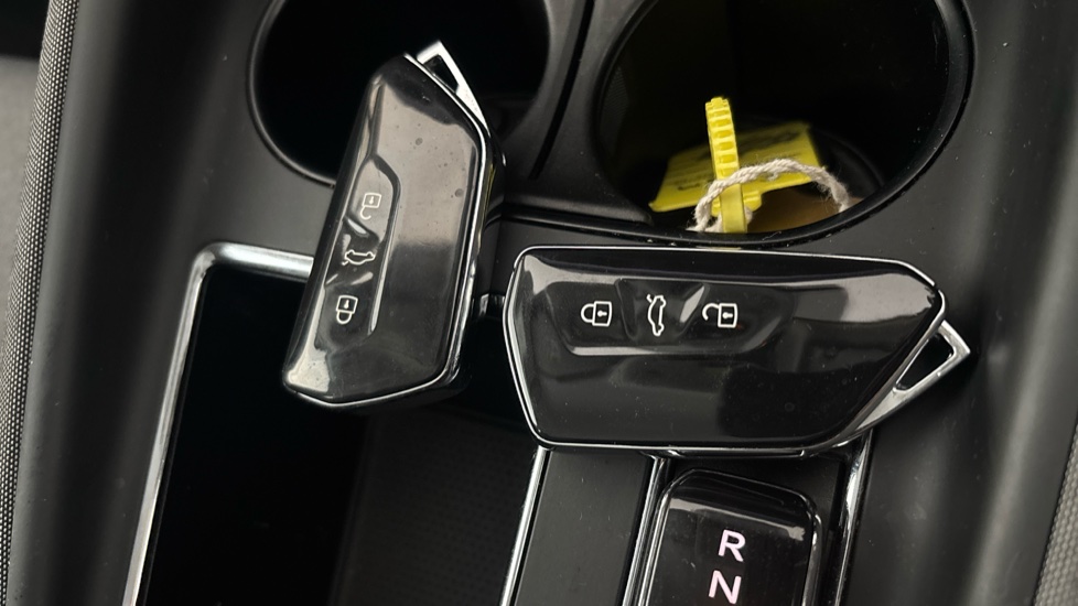SKODA ENYAQ 2 keys