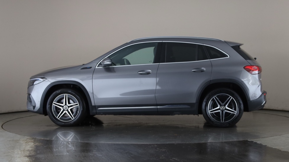 MERCEDES EQA Image 2