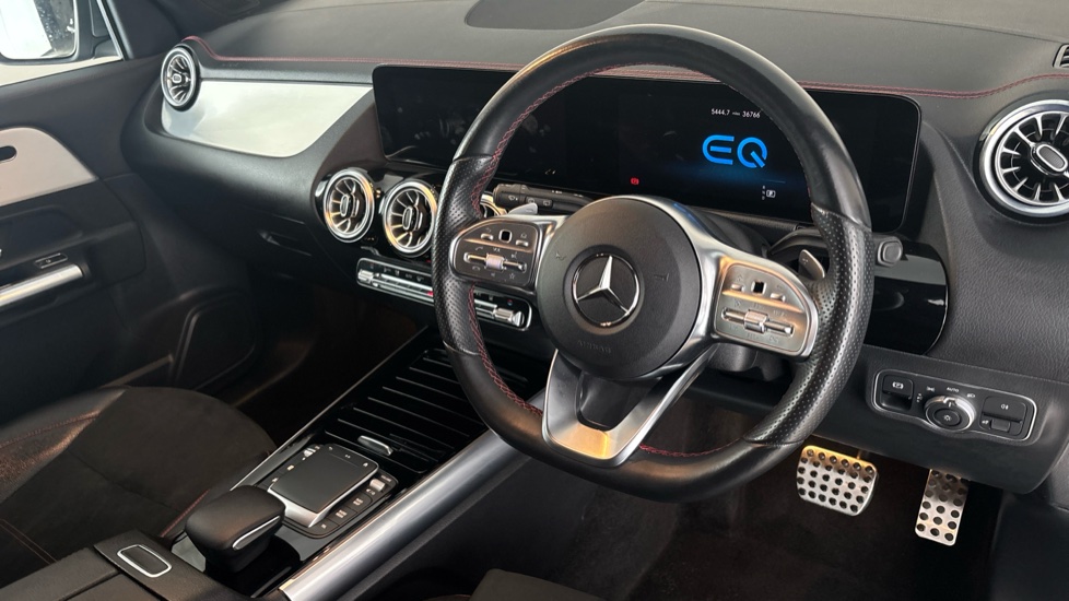 MERCEDES EQA Image 9
