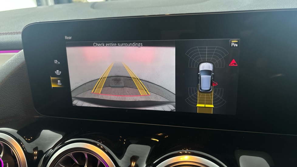 MERCEDES EQA reverse camera