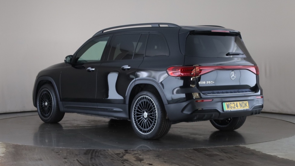 MERCEDES EQB Image 3