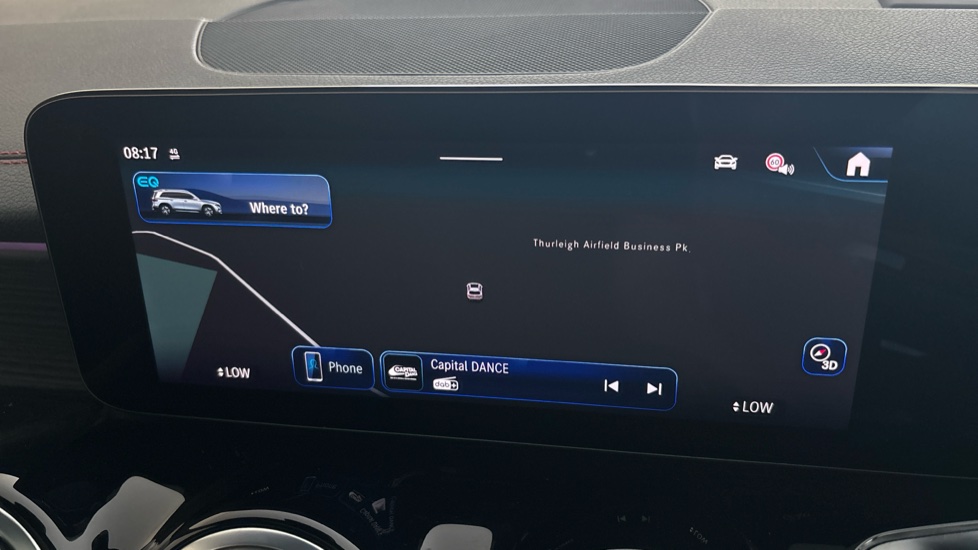 MERCEDES EQB Image 12