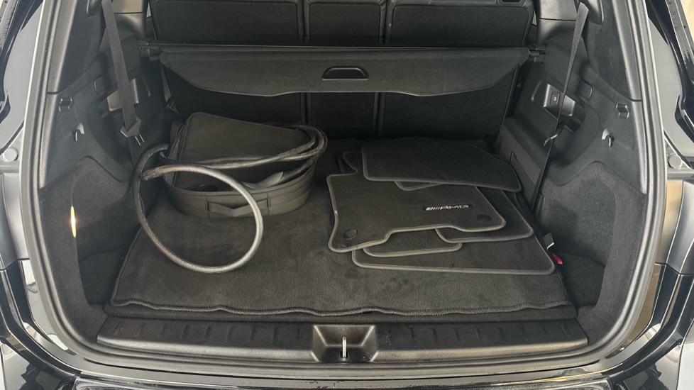 MERCEDES EQB Image 15