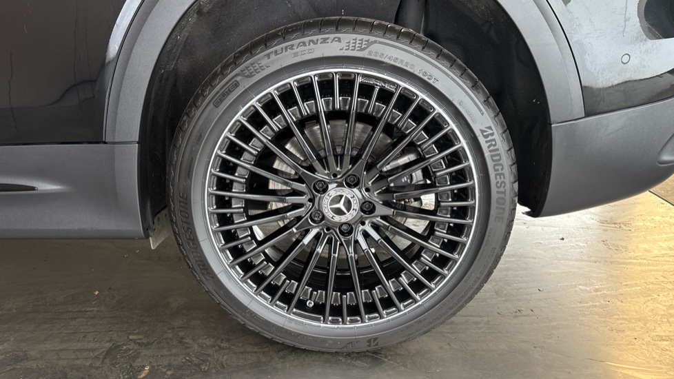 MERCEDES EQB Image 18