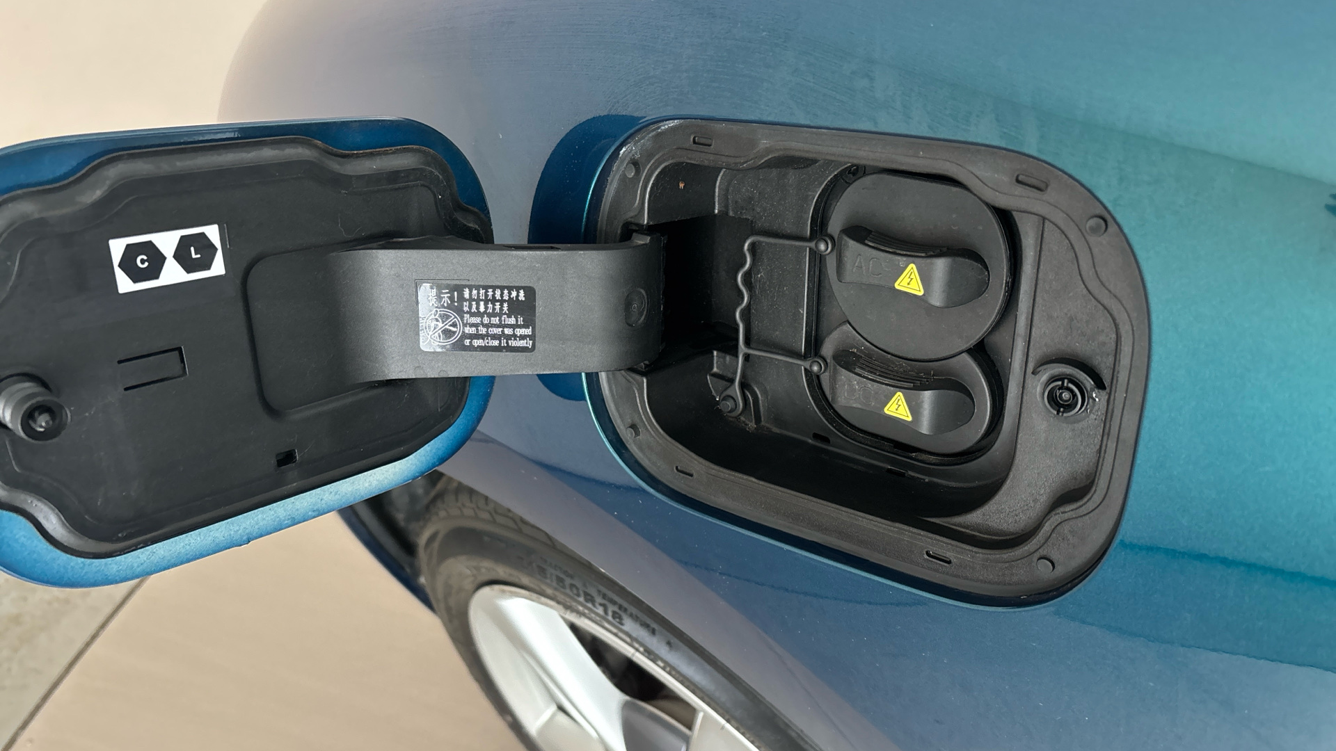 4020787 126kW First Edition 48kWh 5dr Auto