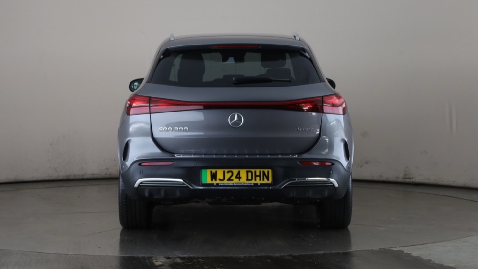 MERCEDES EQA Image 4