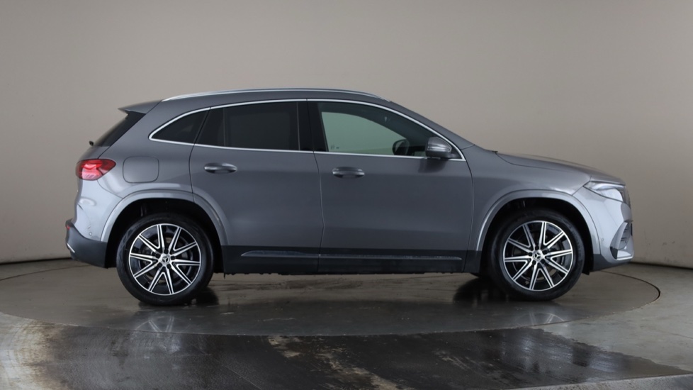 MERCEDES EQA Image 6