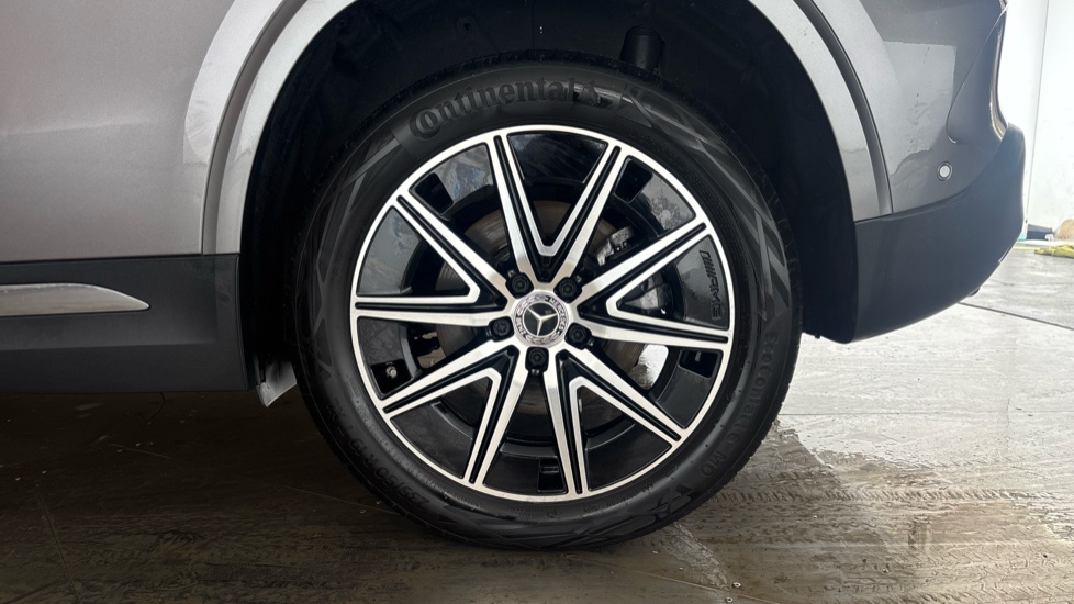 MERCEDES EQA Image 18