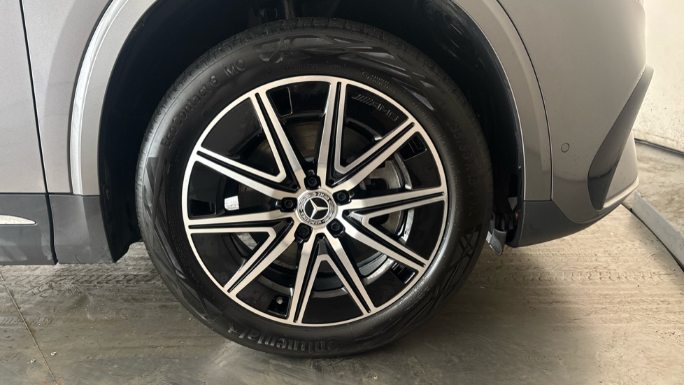 MERCEDES EQA Image 20
