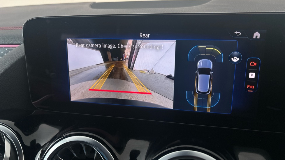 MERCEDES EQA reverse camera