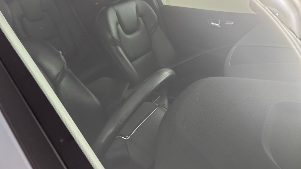 VOLVO XC60 scratches