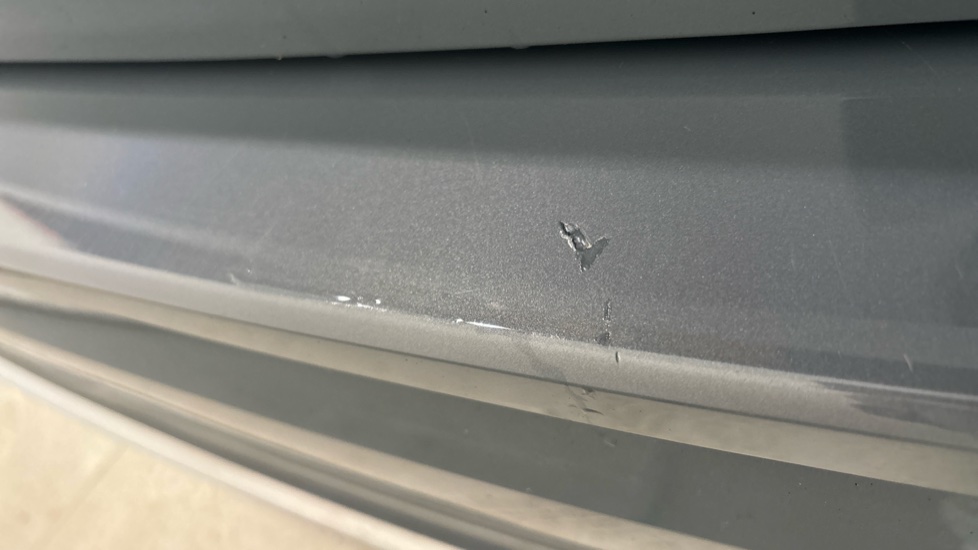 VOLVO XC60 scratch