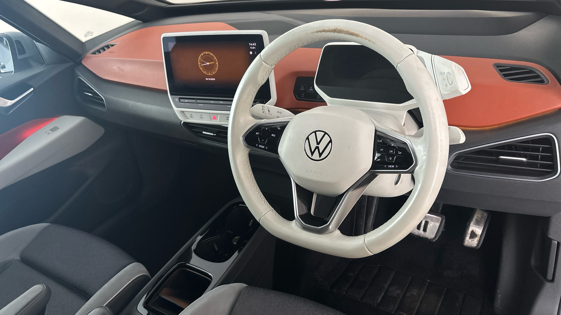 4020701 150kW Tour Pro S 77kWh 5dr Auto