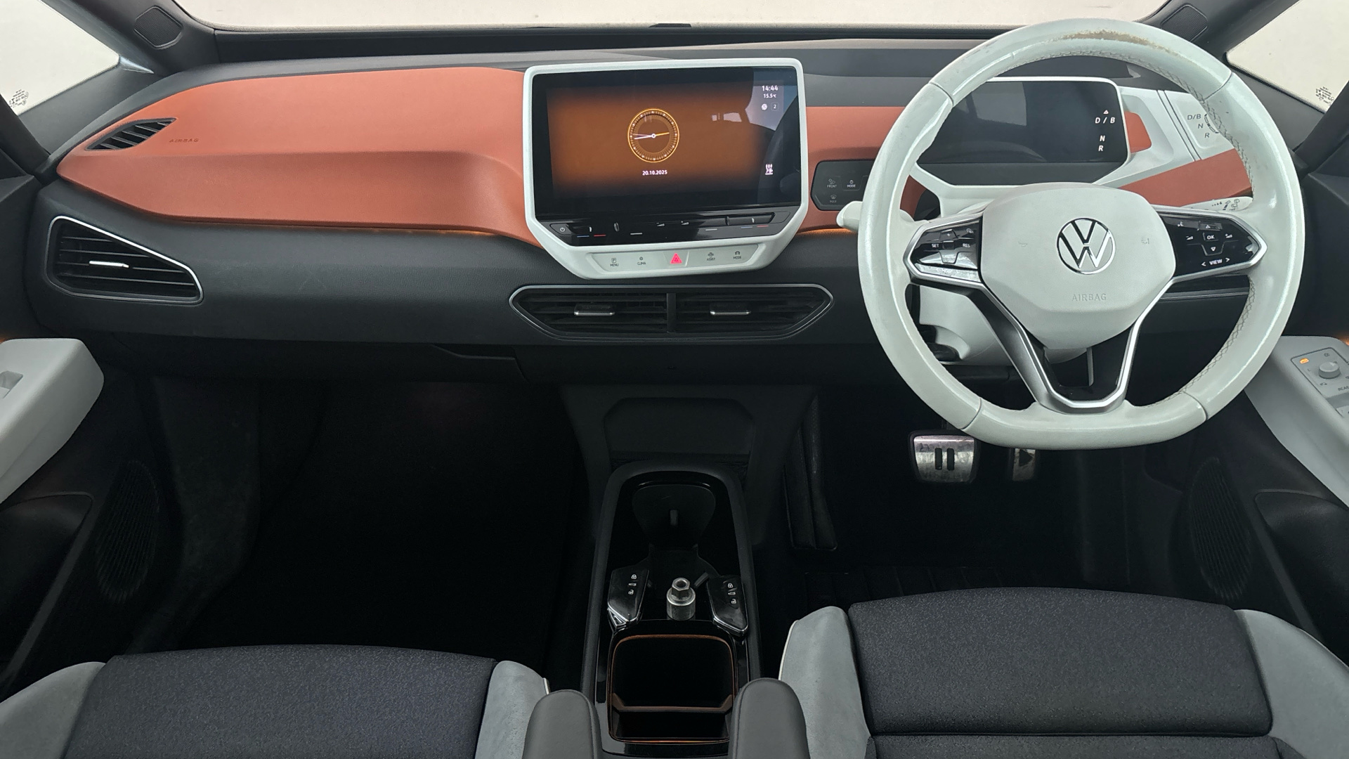 4020701 150kW Tour Pro S 77kWh 5dr Auto