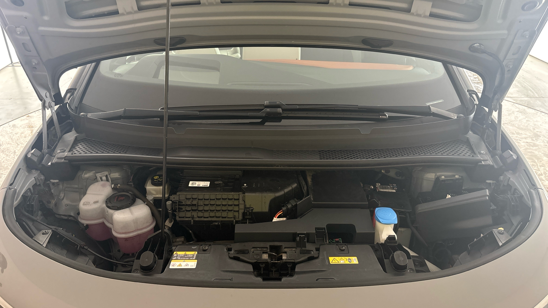 4020701 150kW Tour Pro S 77kWh 5dr Auto