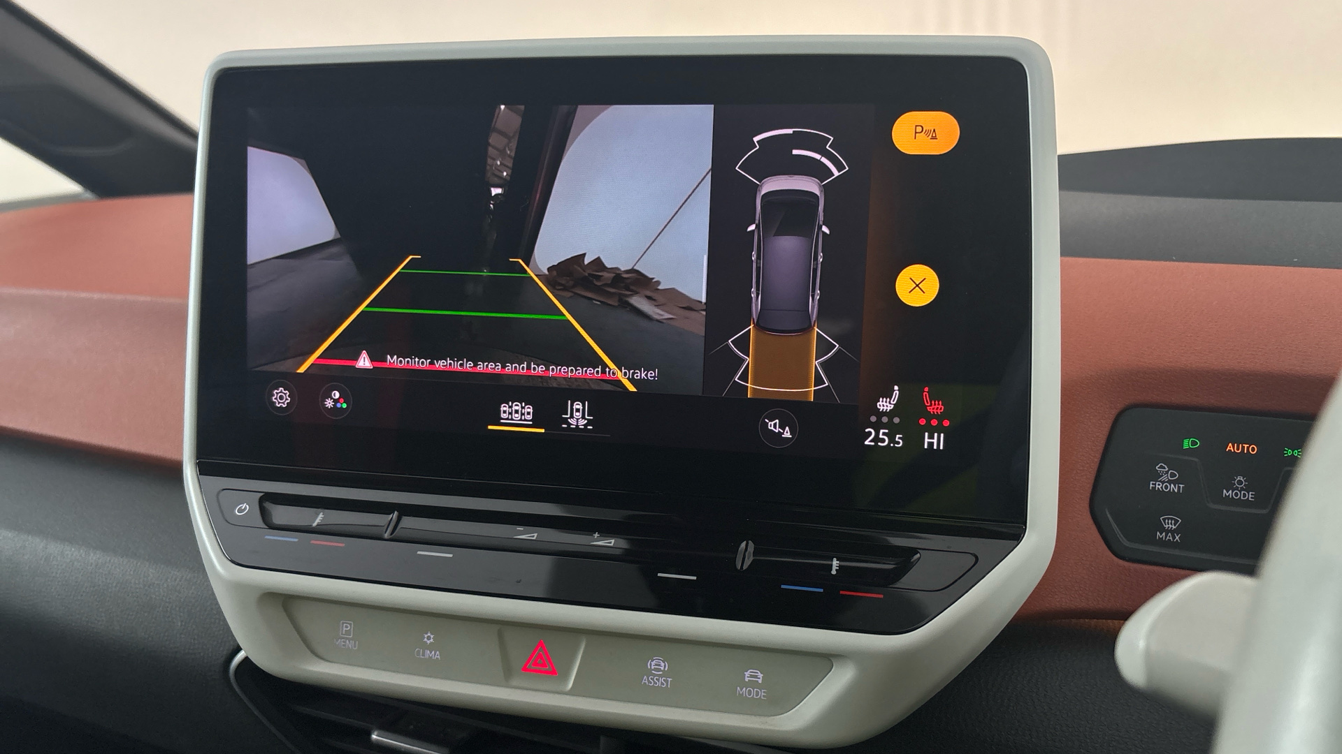 4020701 150kW Tour Pro S 77kWh 5dr Auto