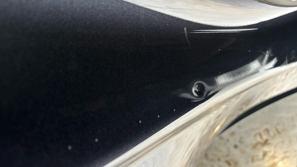 TESLA MODEL Y Dent and scratches