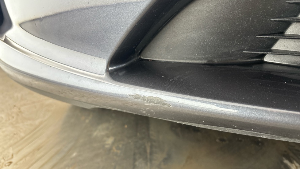 TESLA MODEL Y Scuff