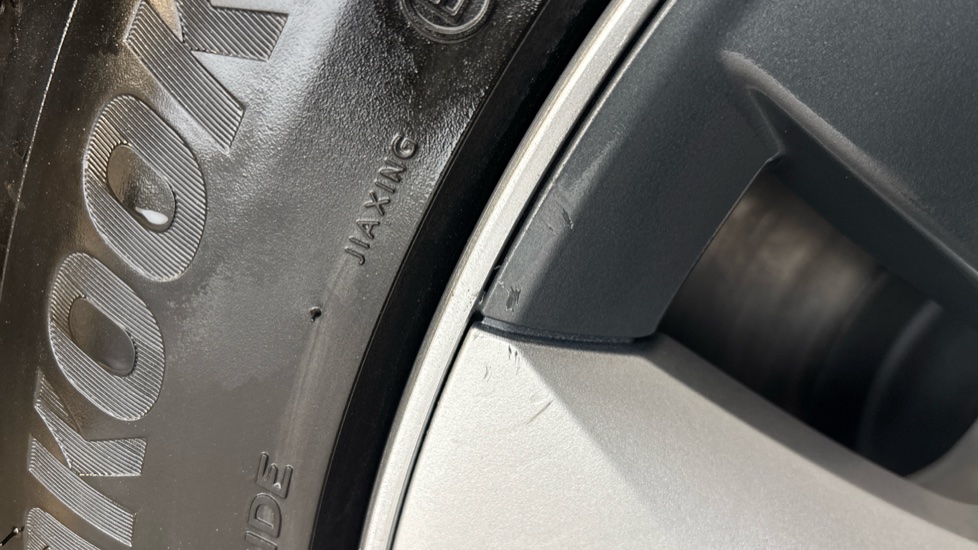 TESLA MODEL Y Scuff