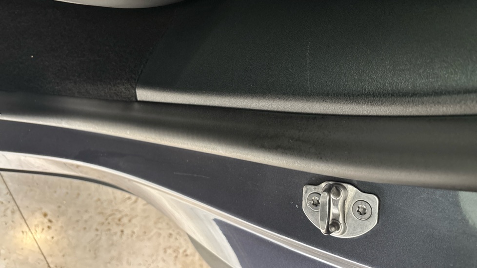 TESLA MODEL Y Scratches