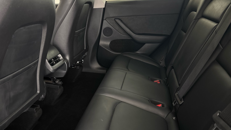 TESLA MODEL Y Image 14