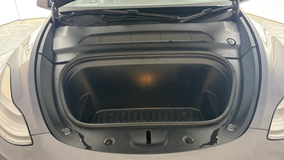 TESLA MODEL Y Image 16