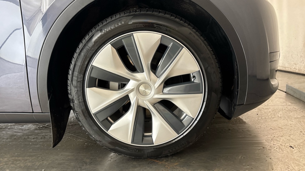TESLA MODEL Y Image 20