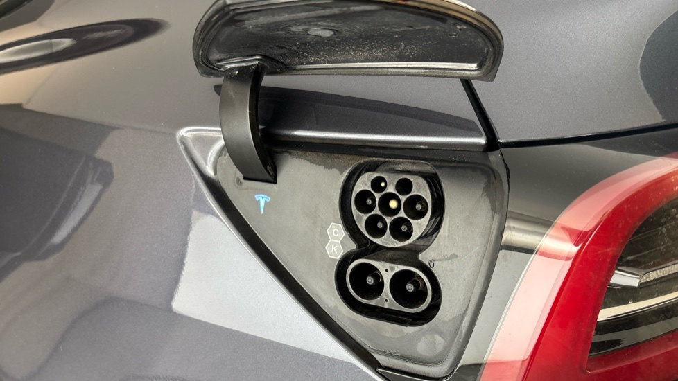 TESLA MODEL Y Image 21
