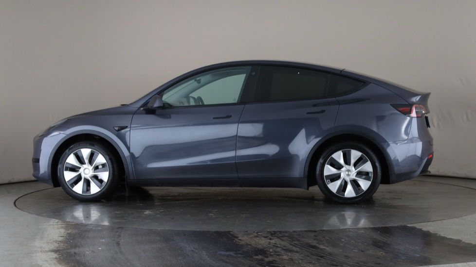 TESLA MODEL Y Image 2