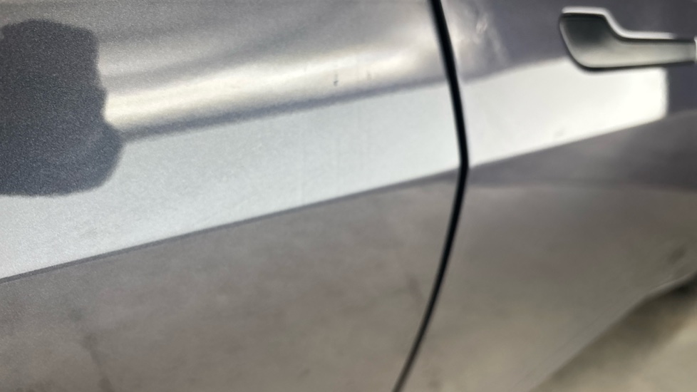 TESLA MODEL Y dent