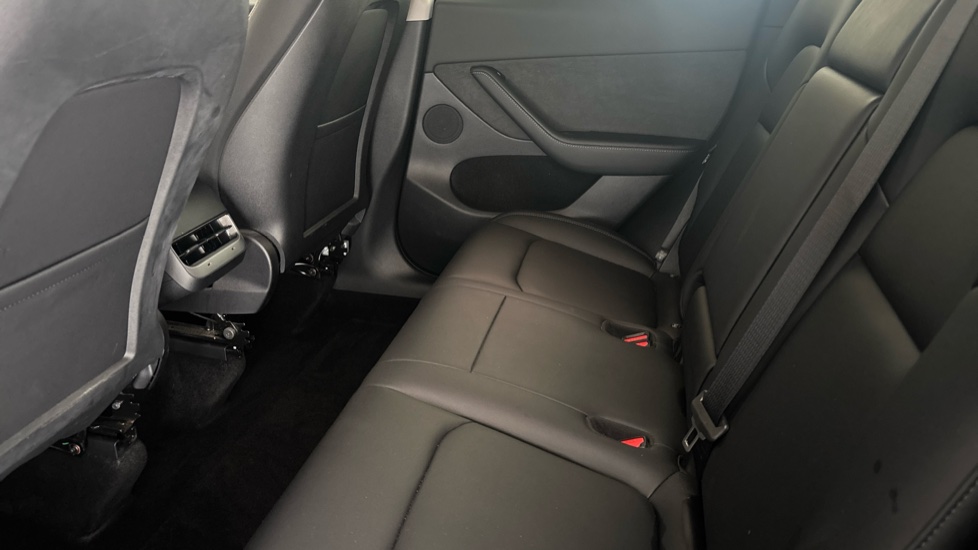 TESLA MODEL Y Image 14