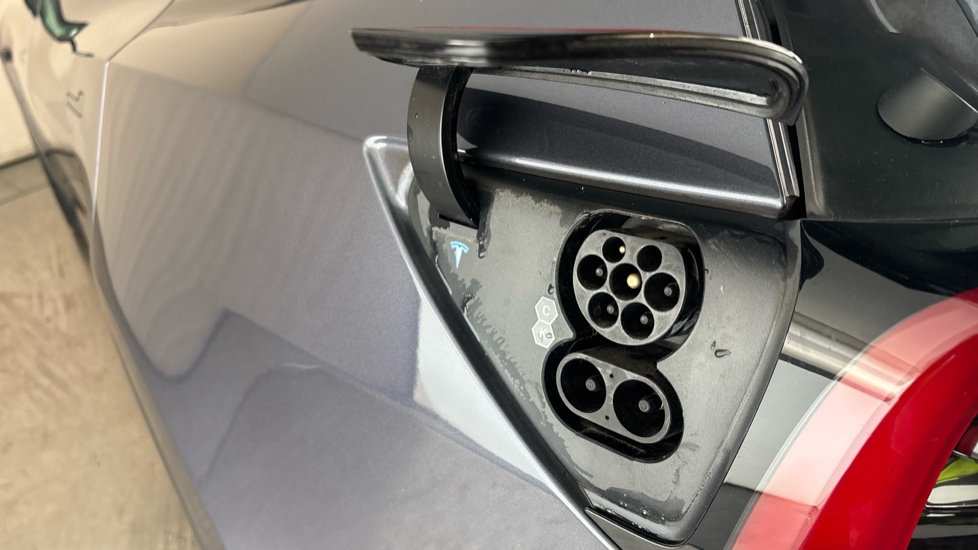 TESLA MODEL Y Image 21