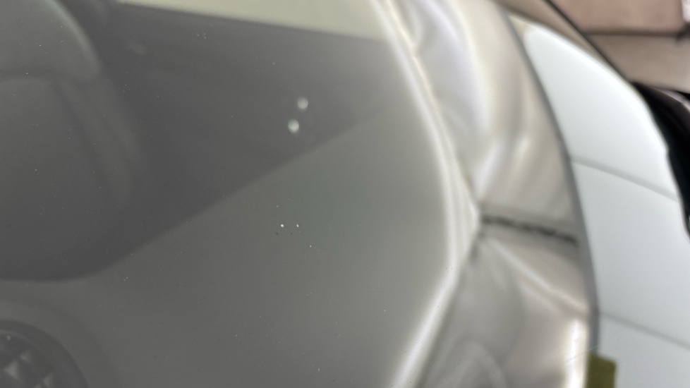 MINI HATCHBACK Multiple chips