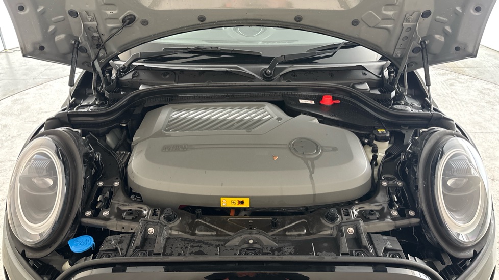 MINI HATCHBACK Image 16