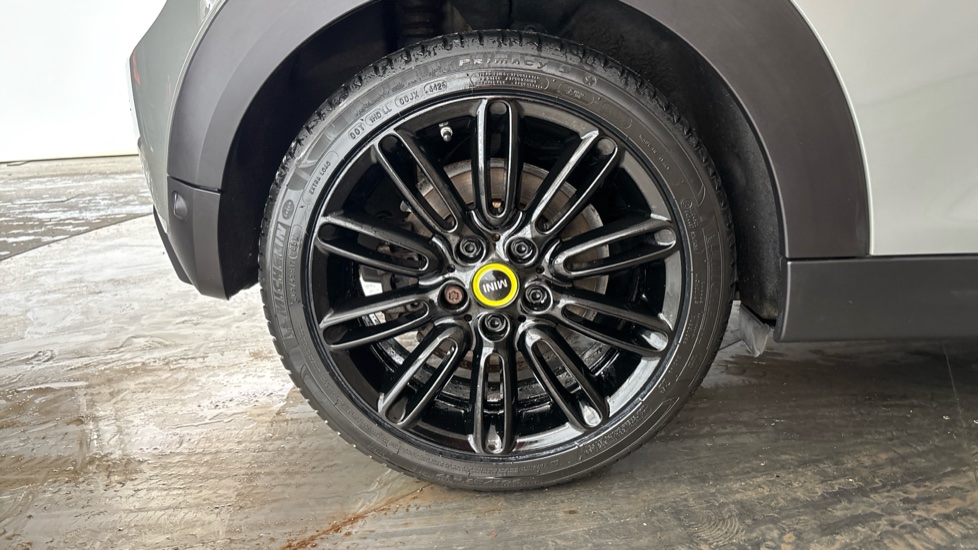 MINI HATCHBACK Image 19