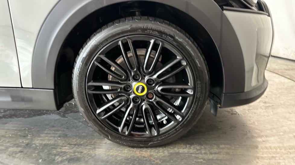 MINI HATCHBACK Image 20