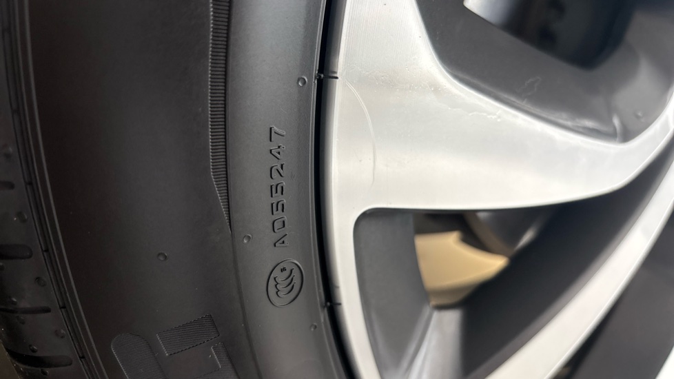 LAND ROVER DISCOVERY SPORT Scratches
