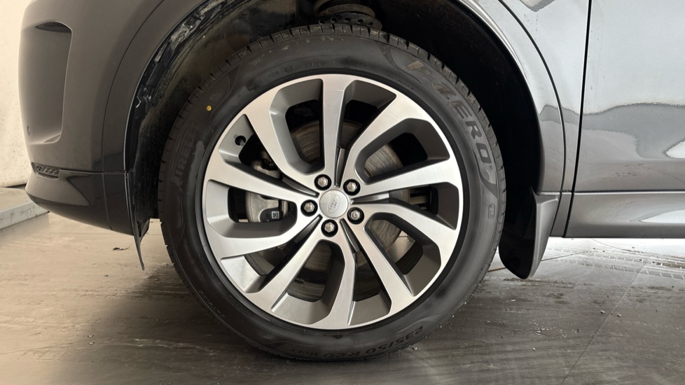 LAND ROVER DISCOVERY SPORT Image 17