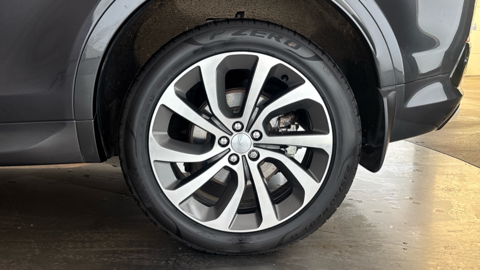 LAND ROVER DISCOVERY SPORT Image 18