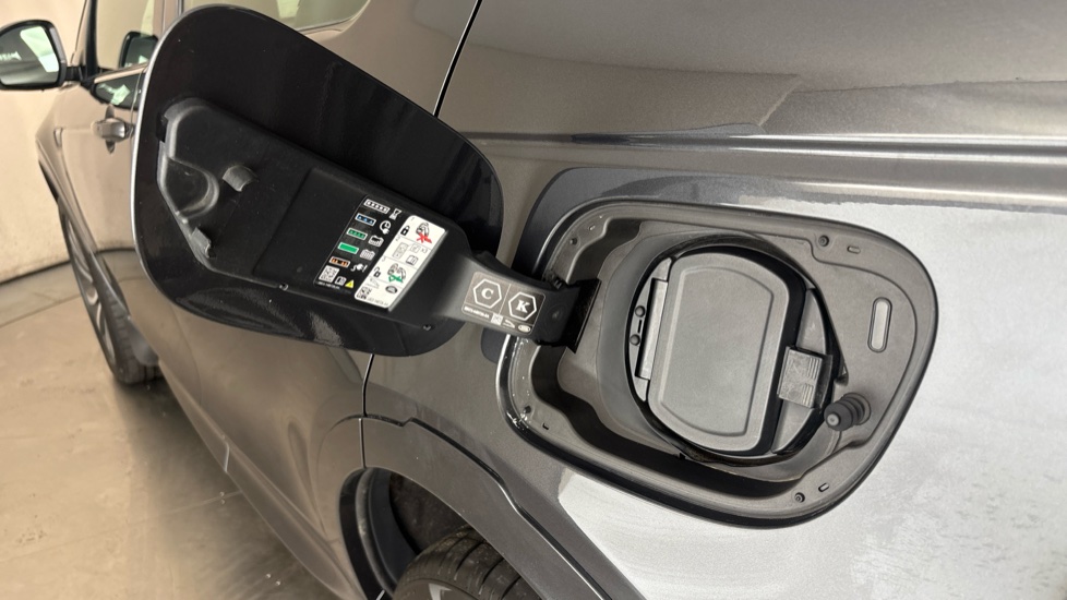 LAND ROVER DISCOVERY SPORT Image 21