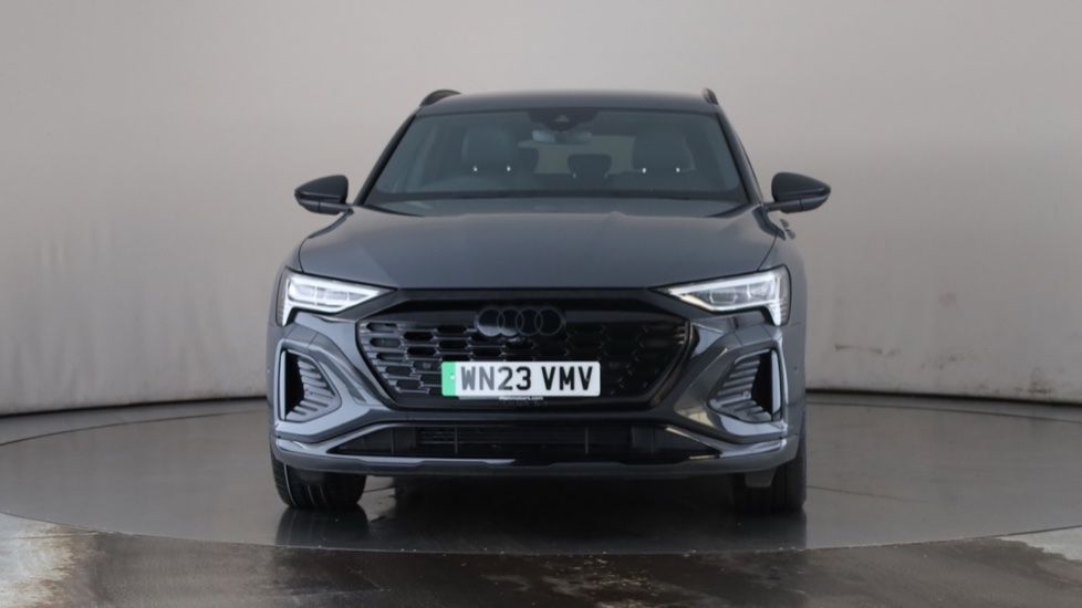 AUDI Q8 Image 8