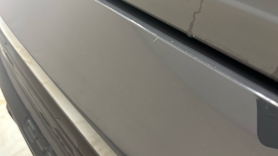 AUDI Q8 scratches and dents