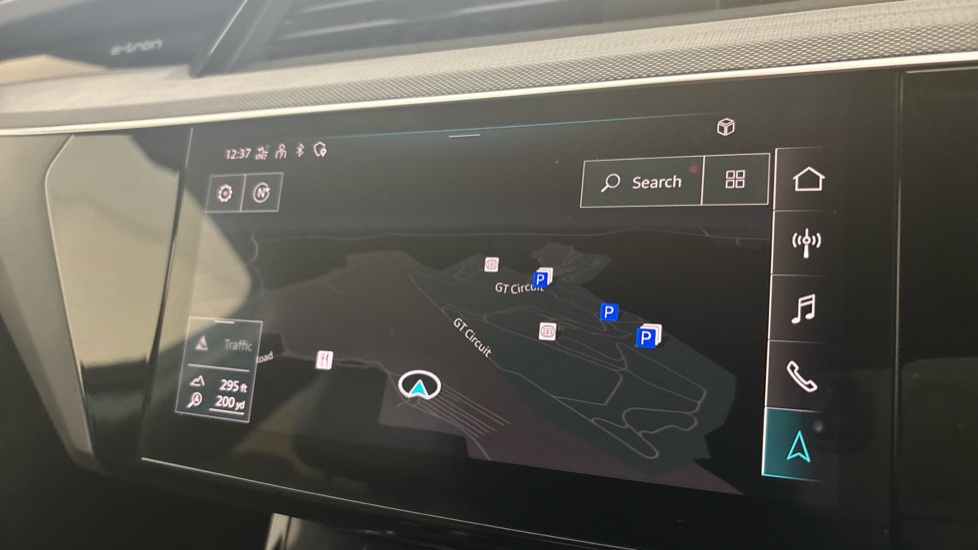 AUDI Q8 Image 12