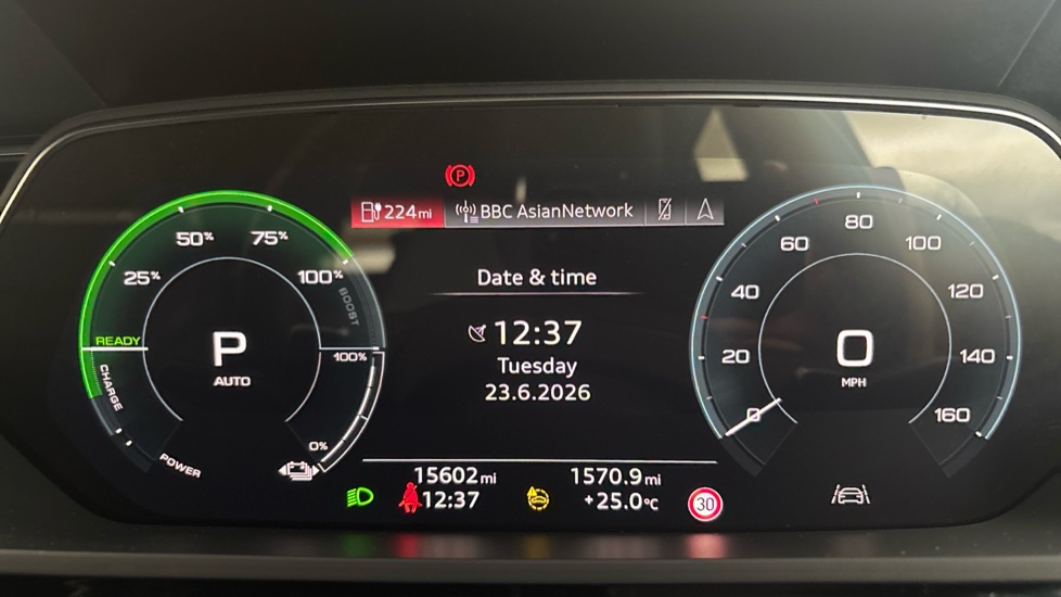 AUDI Q8 Image 13