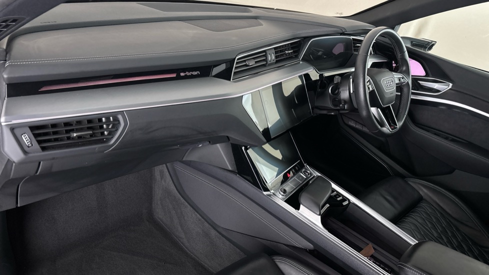 AUDI E-TRON Image 10
